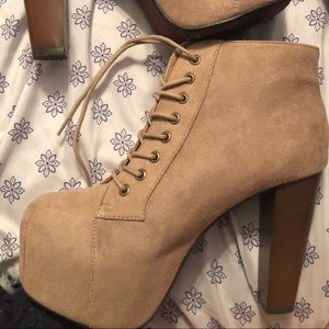 Chunky bootie heel